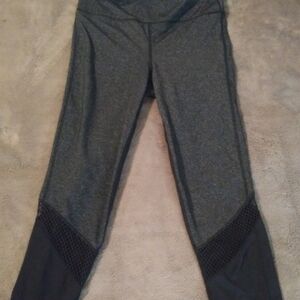 Athletic Collection Capri yoga pants Size S. Like new.
